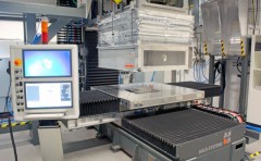 The multi remote system of the Fraunhofer IWS Dresden processes large areas by means of laser radiation and atmospheric pressure plasma. © Fraunhofer IWS Dresden