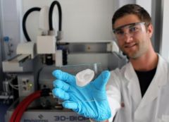 A 3D-printed ear: Empa researcher Michael Hausmann uses nanocellulose as the basis for novel implants. Empa